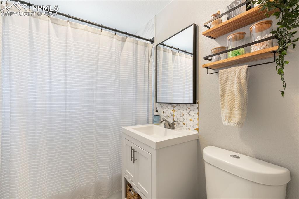 Image 13 of 37: Bathroom