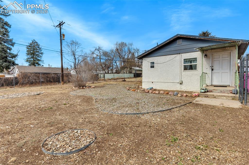 Image 16 of 41: Back of Structure