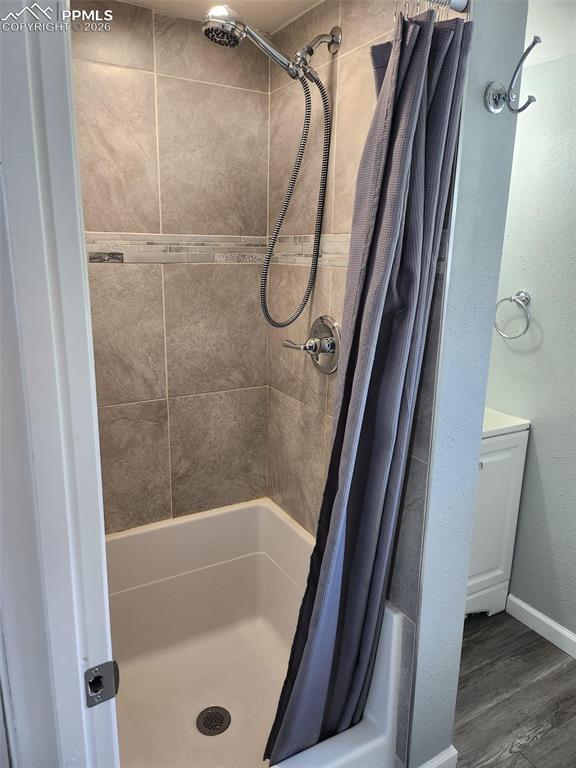Image 26 of 41: Bathroom