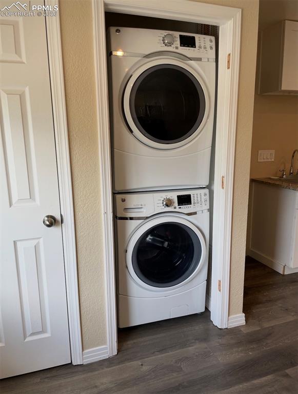 Image 30 of 41: Laundry