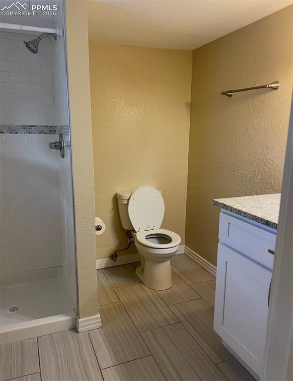 Image 37 of 41: Bathroom