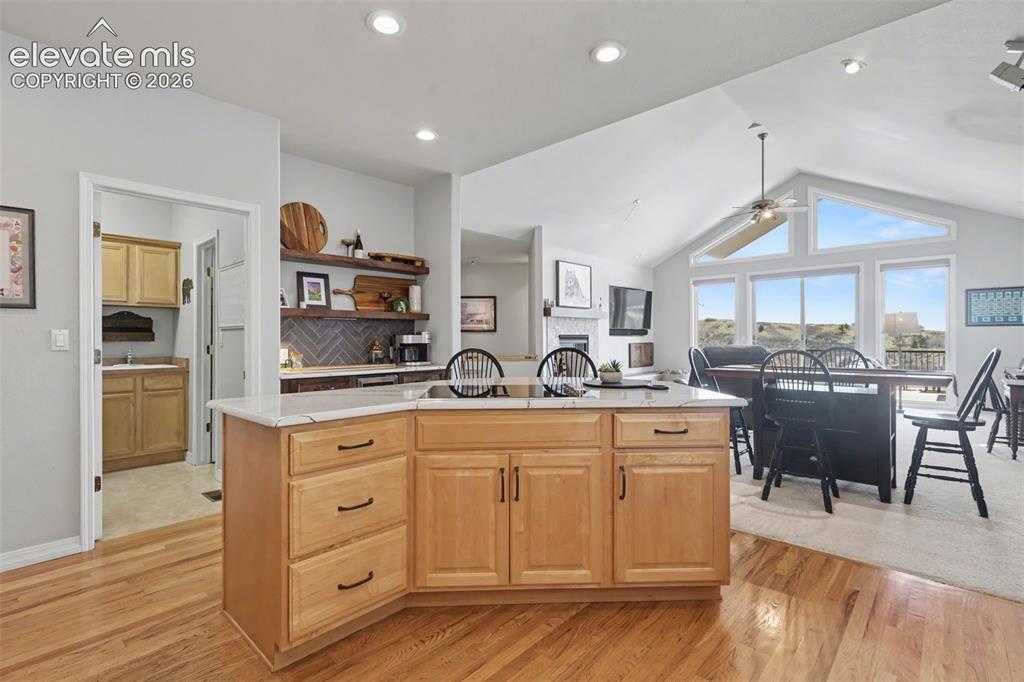 Image 10 of 48: Kitchen