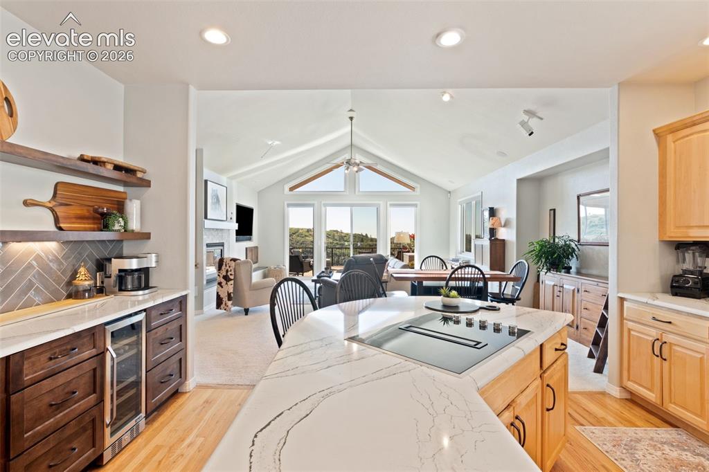 Image 14 of 48: Kitchen