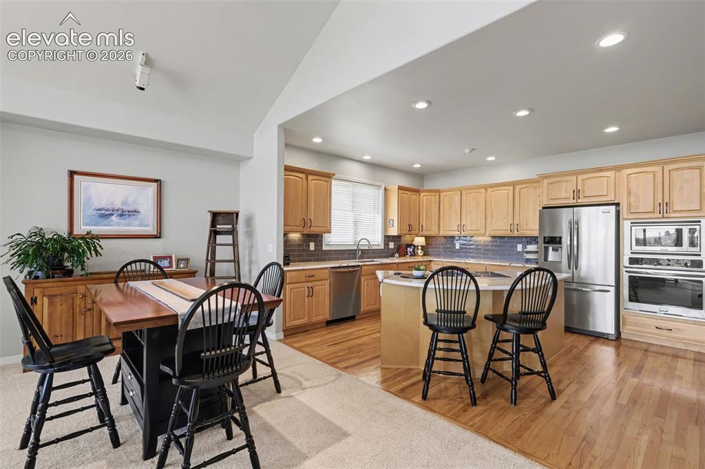 Image 15 of 48: Kitchen