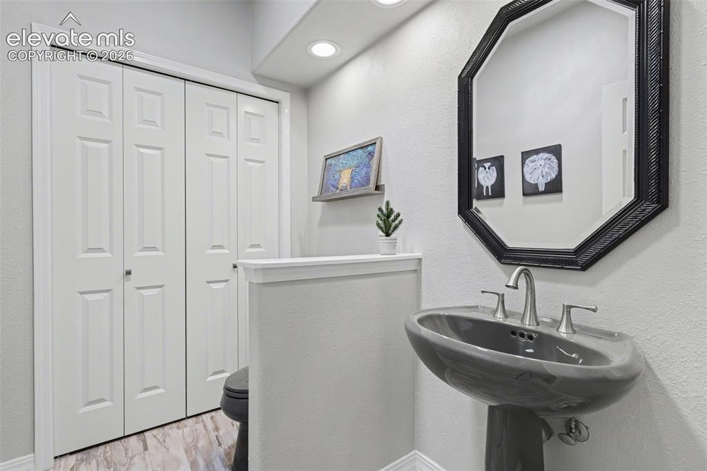 Image 9 of 48: Bathroom