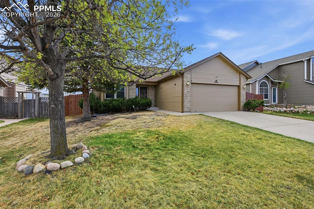 Image 4 of 39: Front of Structure