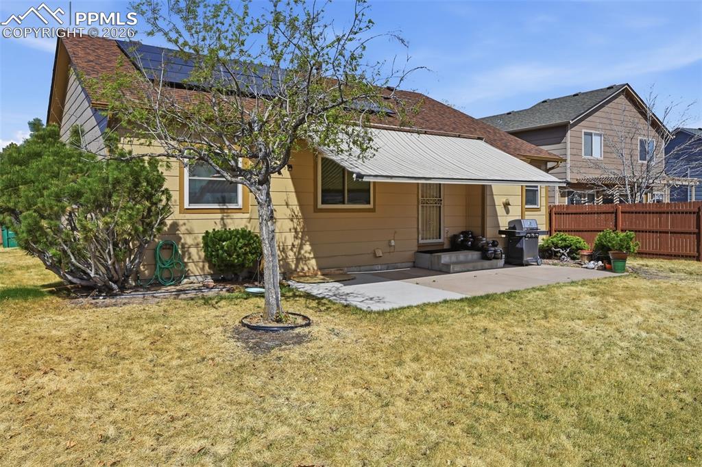 Image 6 of 39: Back of Structure