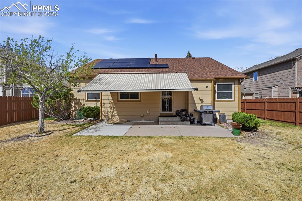 Image 7 of 39: Back of Structure