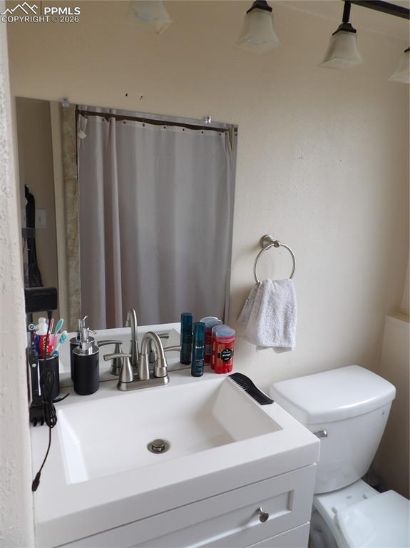 Image 11 of 11: Bathroom