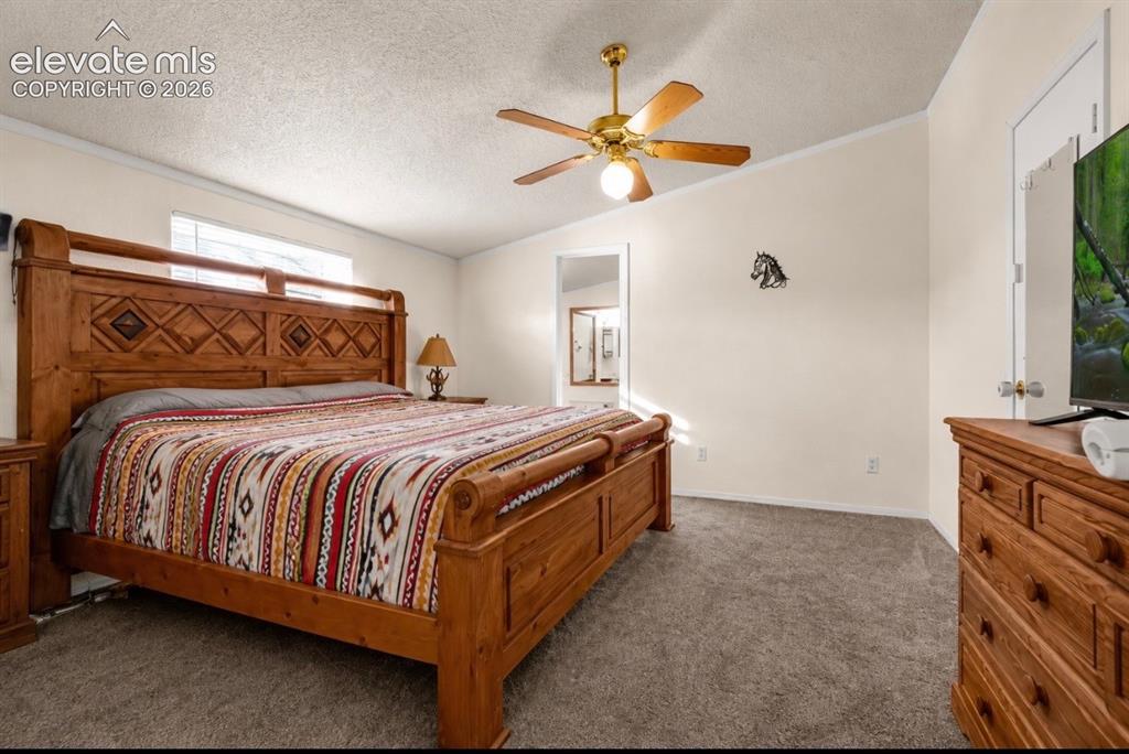 Image 10 of 31: Bedroom