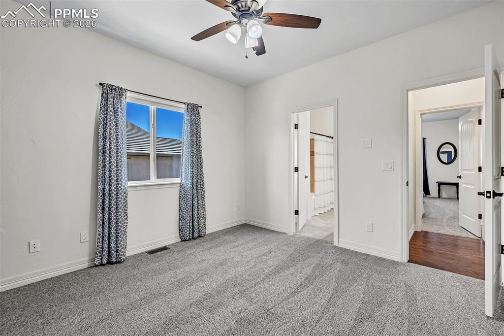 Image 15 of 41: Bedroom