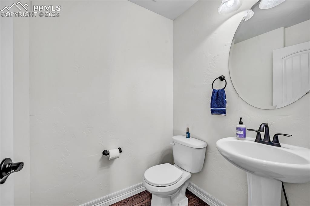 Image 19 of 41: Bathroom