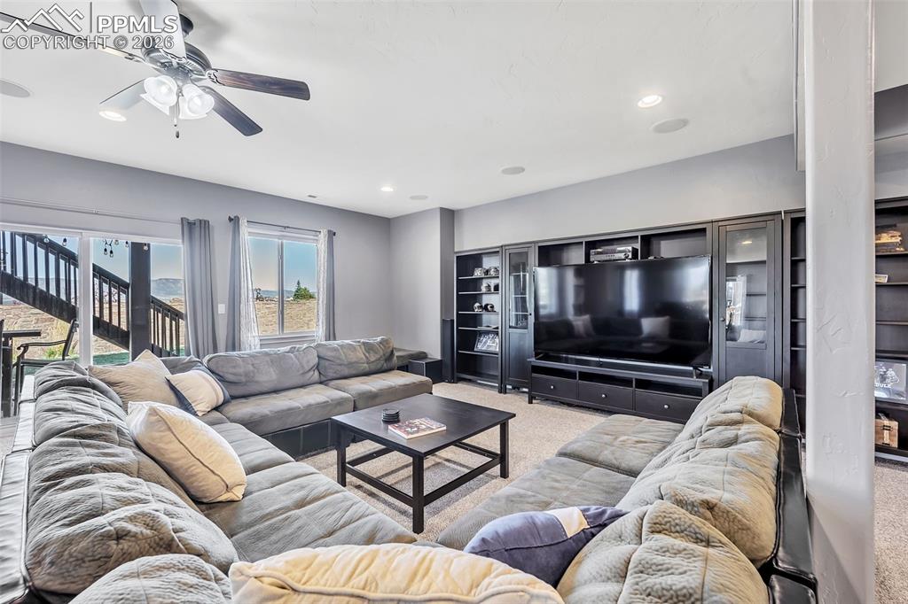 Image 24 of 41: Living Room