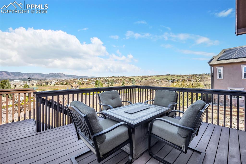 Image 35 of 41: Deck