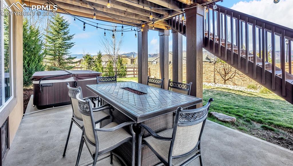 Image 36 of 41: Patio