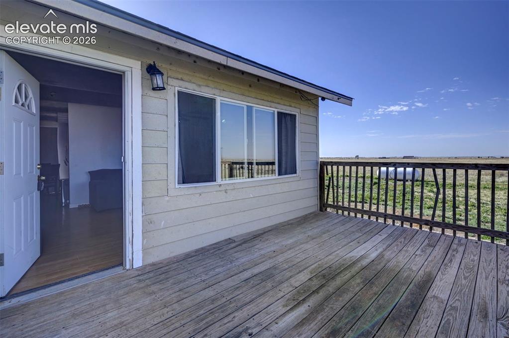 Image 9 of 34: Deck