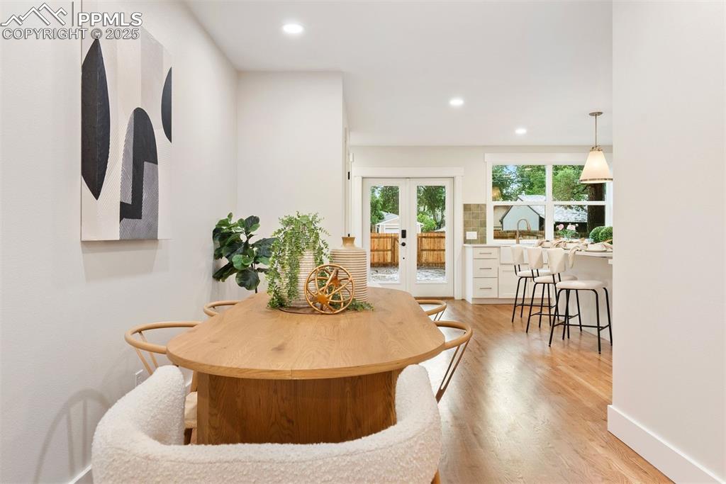 Image 15 of 39: Dining Area