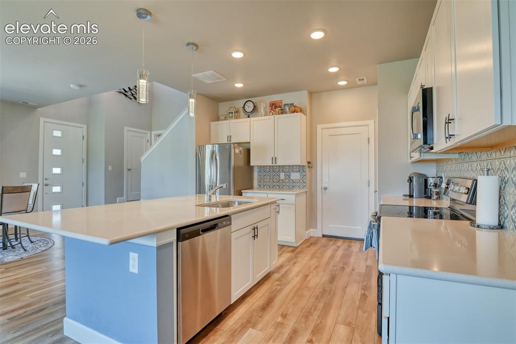 Image 14 of 48: Kitchen