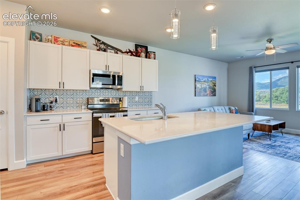 Image 16 of 48: Kitchen