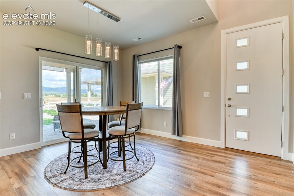 Image 7 of 48: Dining Area