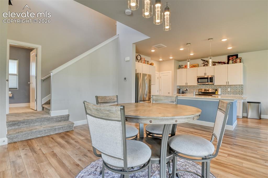 Image 8 of 48: Dining Area