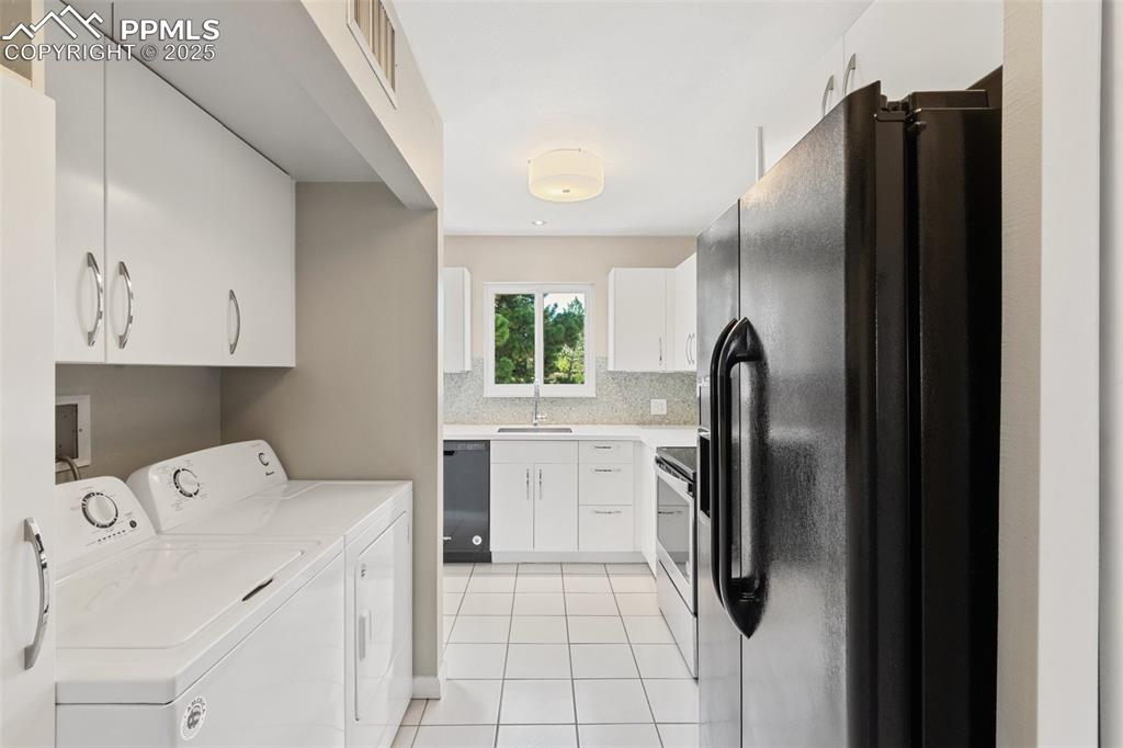 Image 17 of 48: Washer & Dryer included
