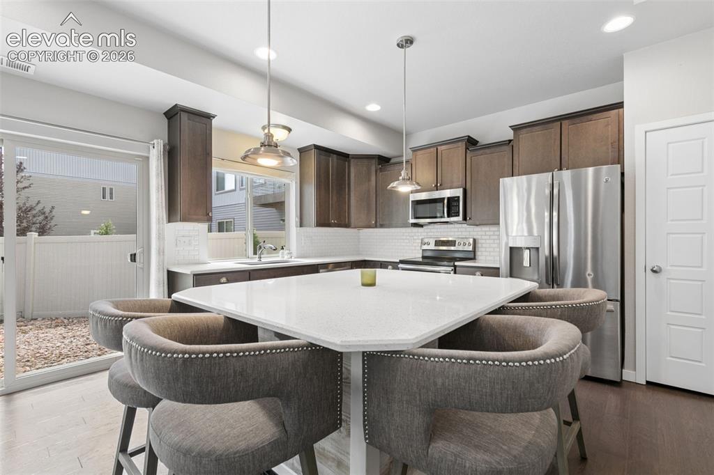 Image 10 of 38: Kitchen