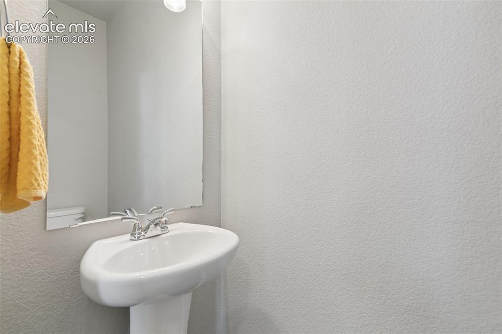Image 13 of 38: Bathroom