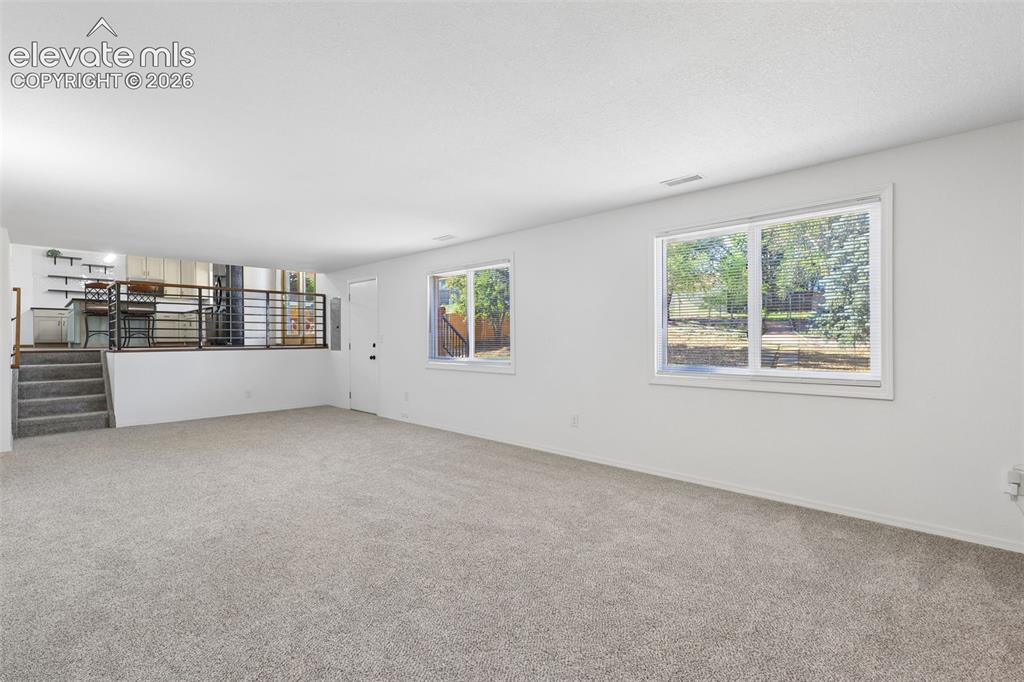 Image 11 of 39: Family Room