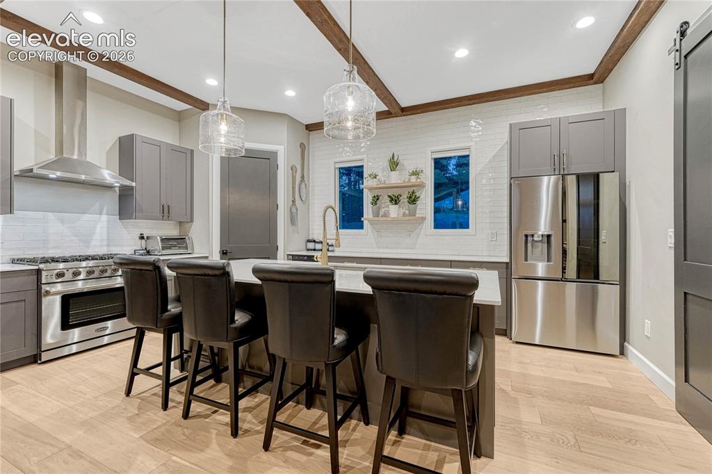 Image 15 of 48: Kitchen