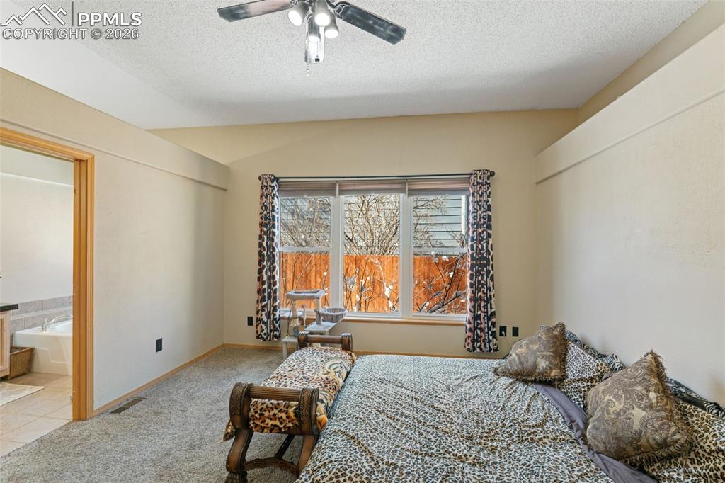 Image 17 of 37: Bedroom