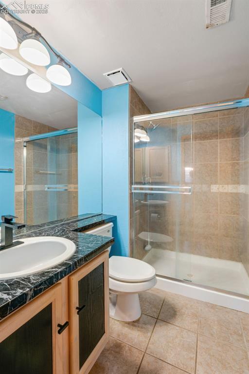 Image 26 of 37: Bathroom