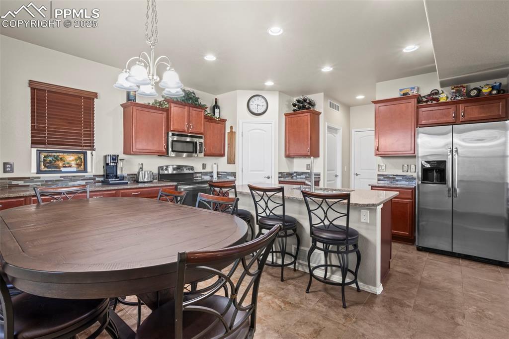 Image 10 of 21: Kitchen
