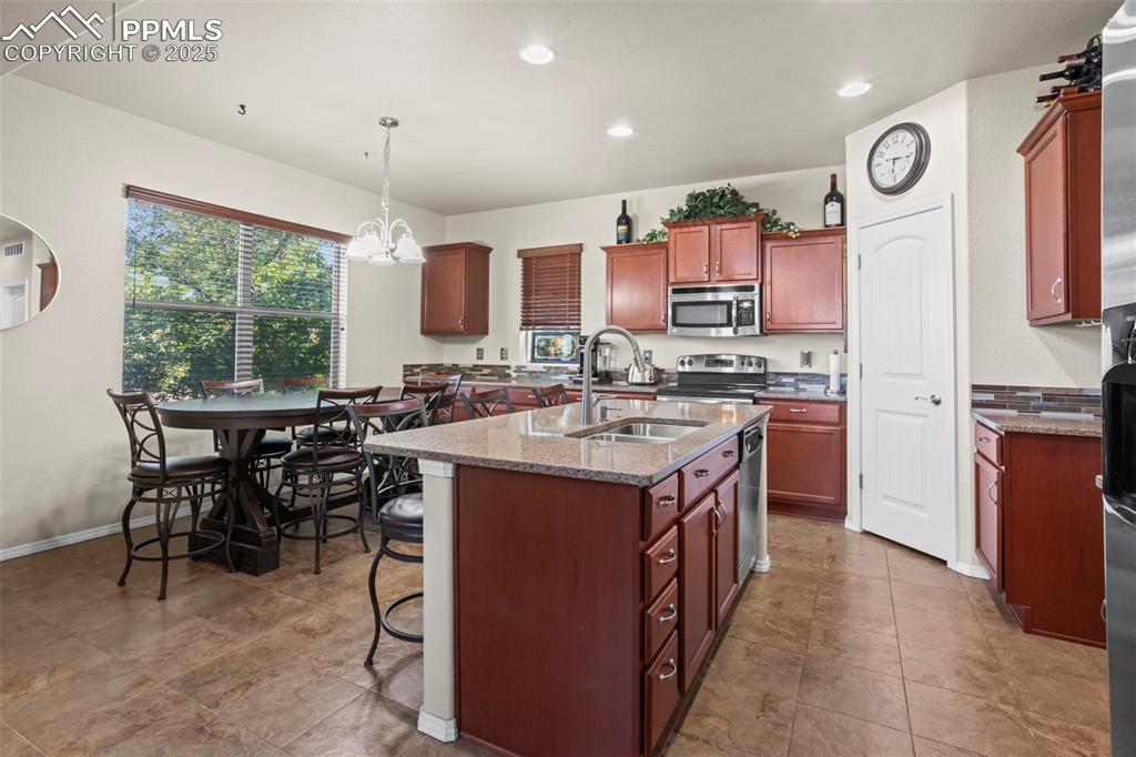 Image 8 of 21: Kitchen