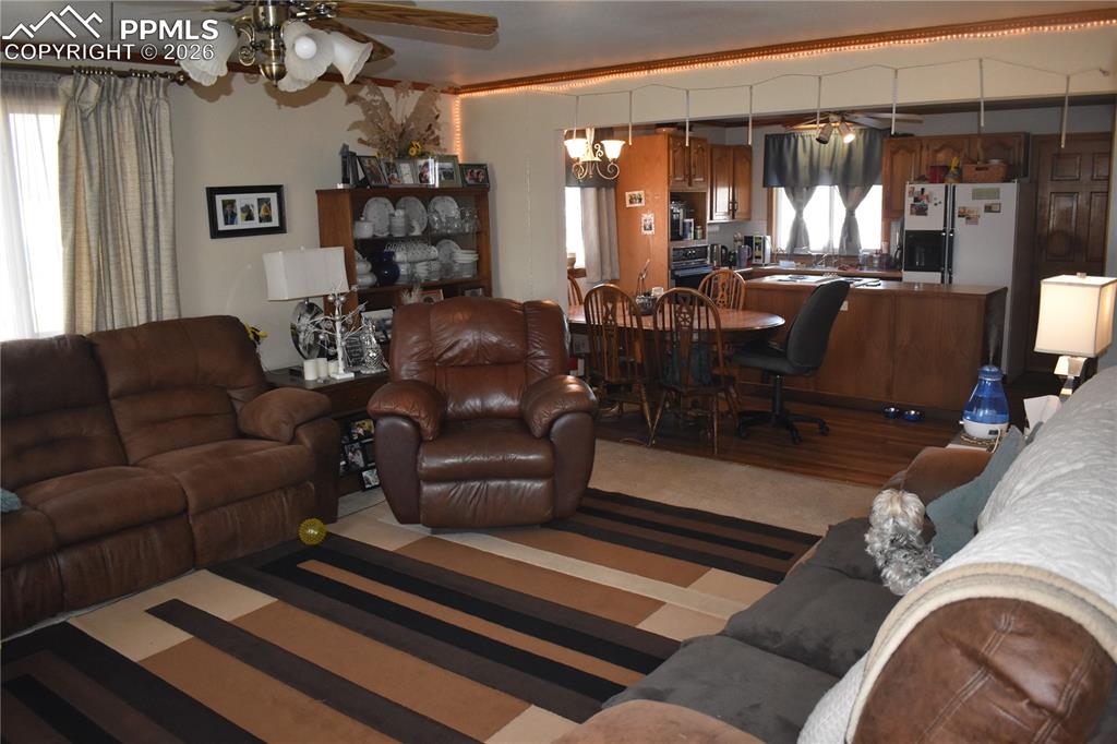 Image 21 of 47: Living Room