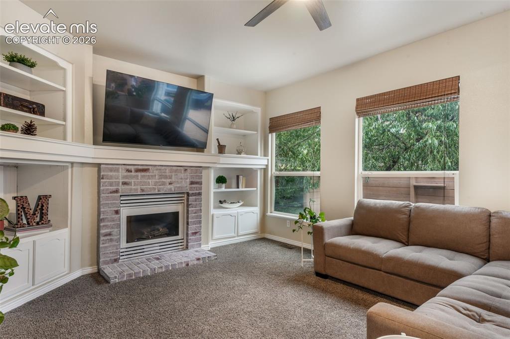 Image 16 of 50: Living Room