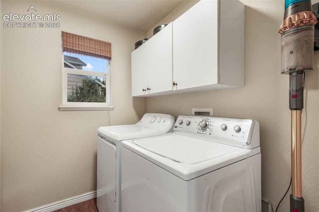 Image 19 of 50: Laundry