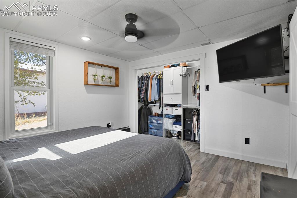 Image 21 of 39: Bedroom