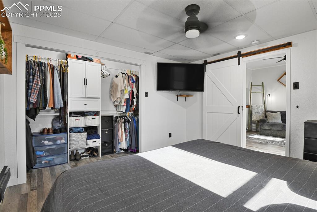 Image 22 of 39: Bedroom