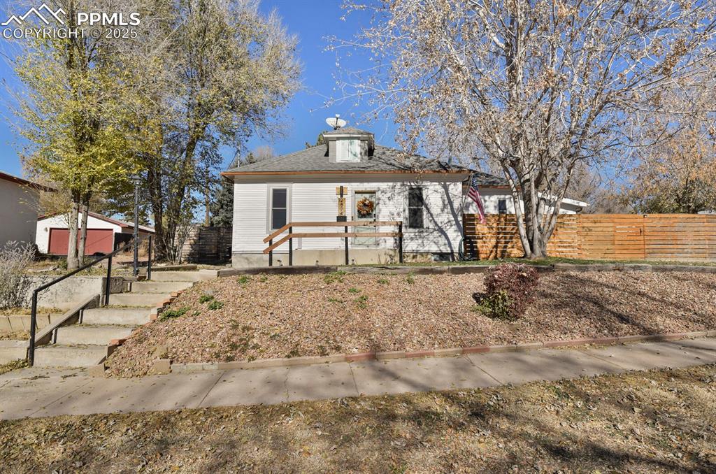 Image 4 of 39: Front of Structure