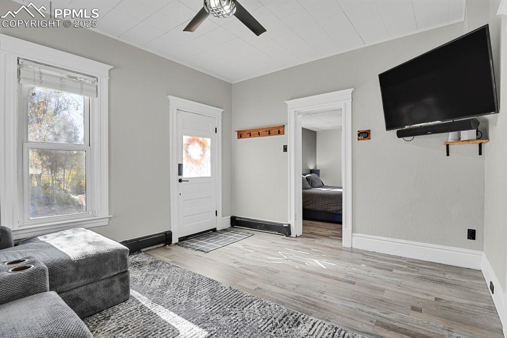 Image 7 of 39: Living Room