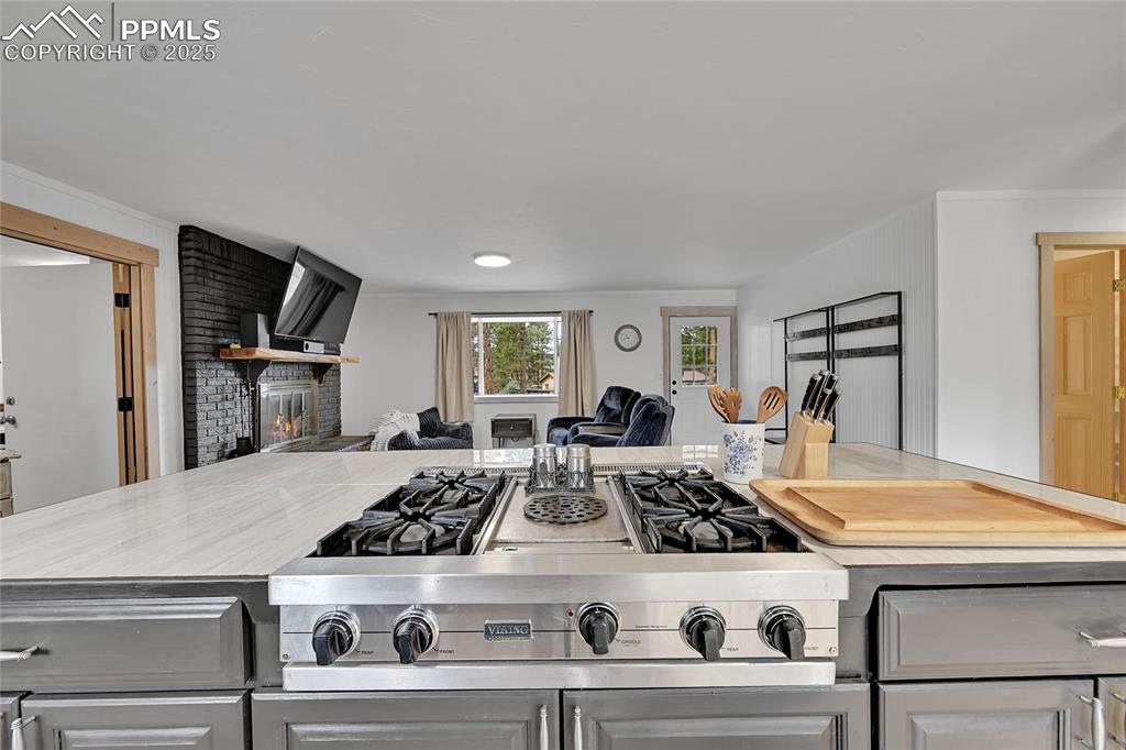 Image 11 of 46: Kitchen