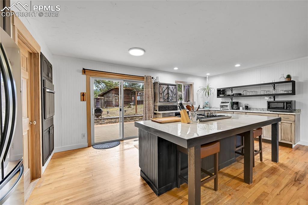 Image 12 of 46: Kitchen