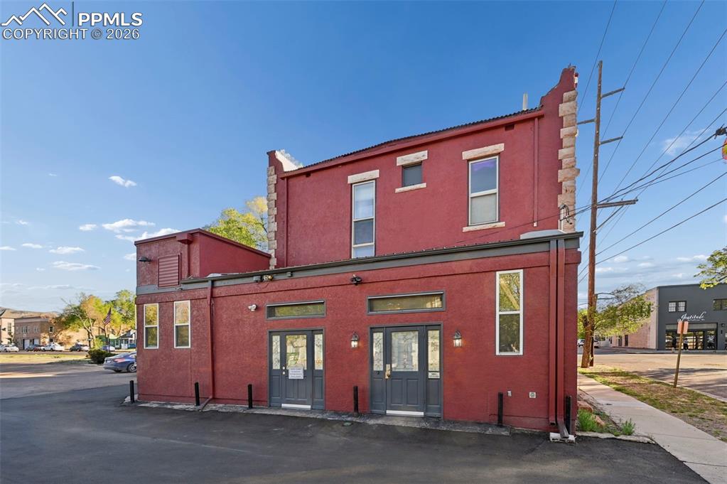 Image 10 of 50: Front of Structure