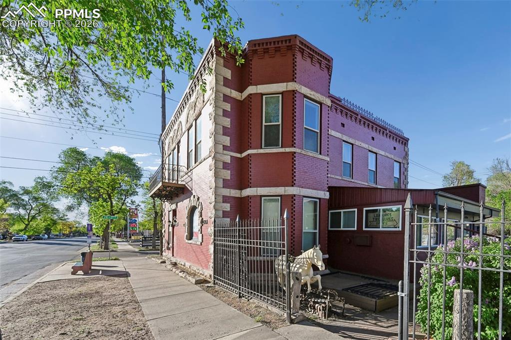 Image 9 of 50: Front of Structure