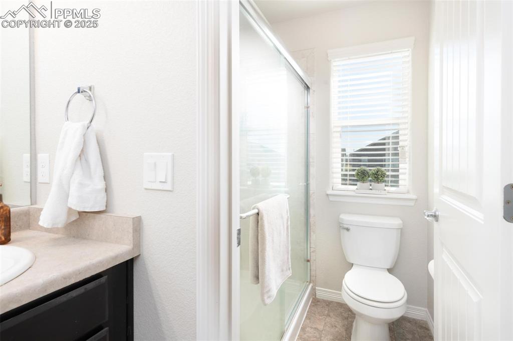 Image 15 of 28: Bathroom