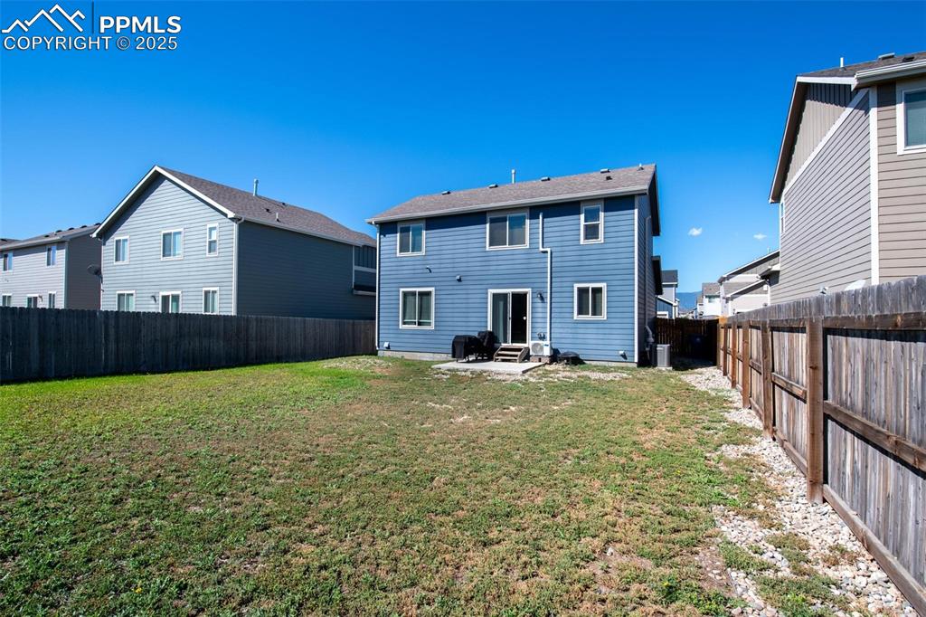 Image 21 of 28: Back of Structure