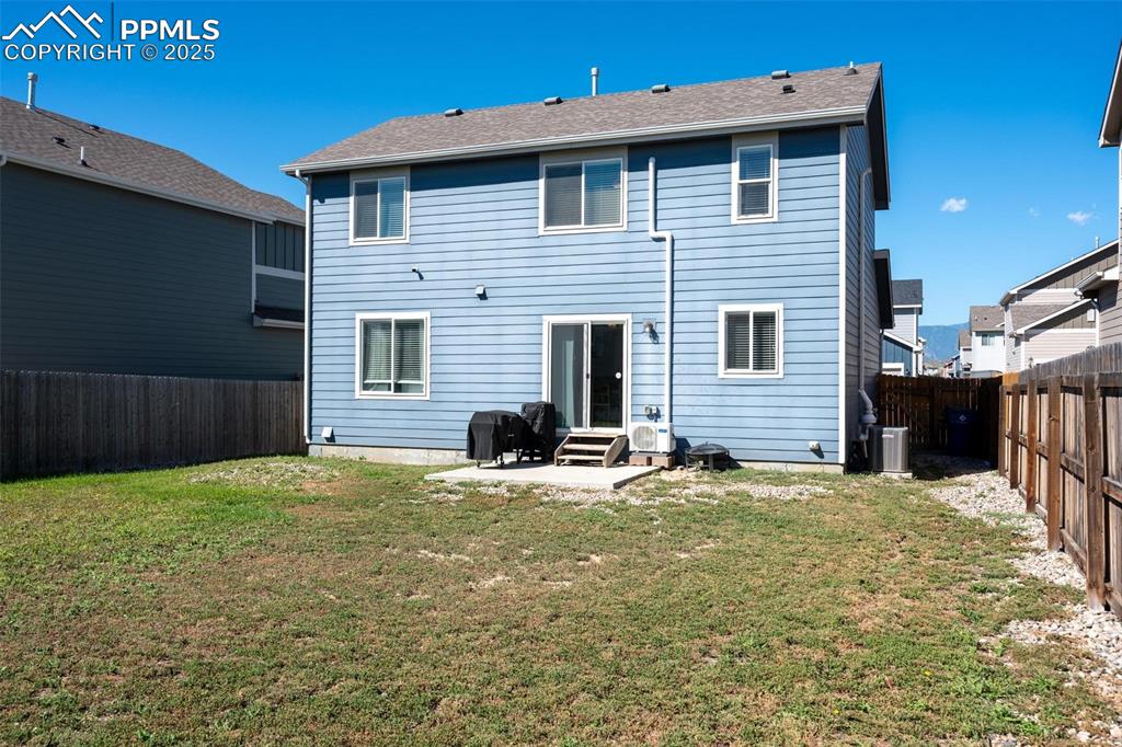 Image 23 of 28: Back of Structure