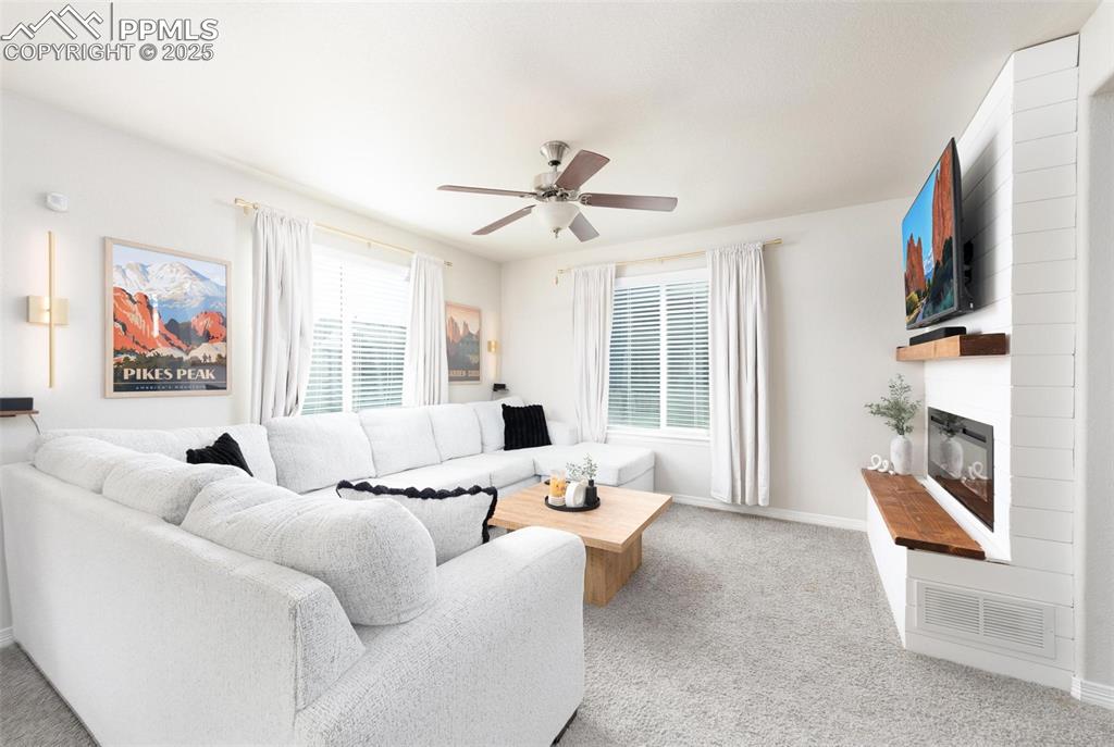 Image 7 of 28: Living Room