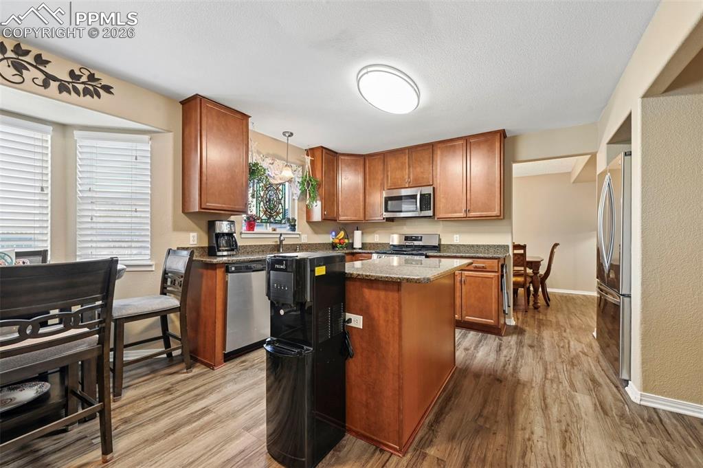 Image 14 of 47: Kitchen